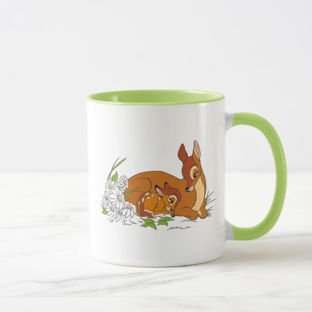 Mug Bambi Se Repose Avec Sa Mère (Droite)
