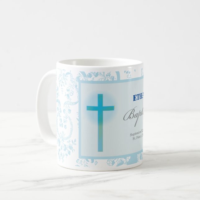 Mug Baptême de garçon en dentelle bleue (Devant gauche)