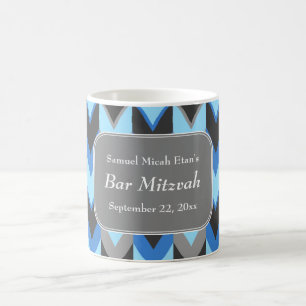 Mug Barre bleue et grise Mitzvah de motif de Chevron