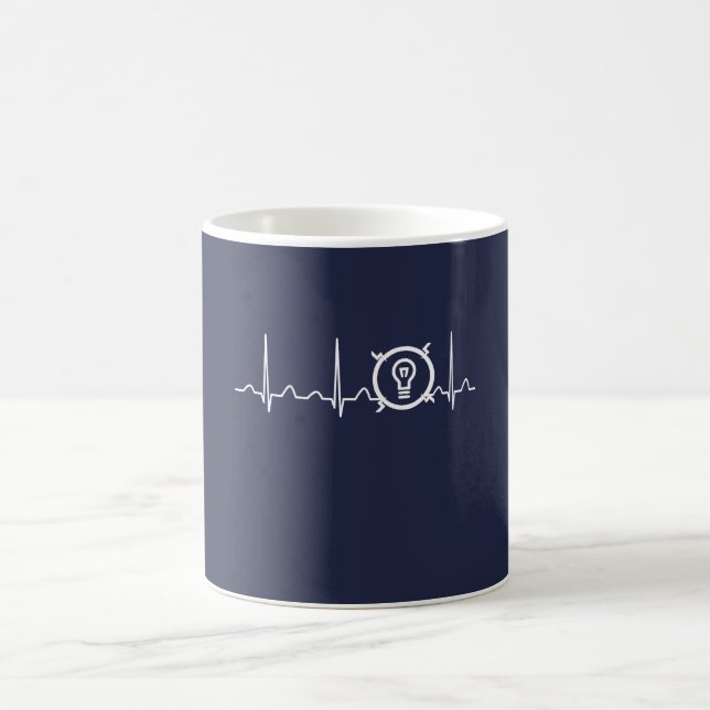 Mug Battement de coeur d'ingénieur électrique (Centre)