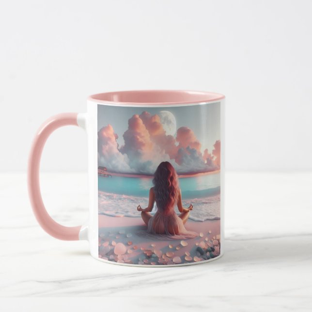 Mug Belle femme méditant sur la plage vierge (Gauche)