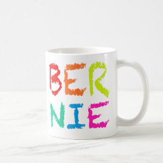 MUG "BERNIE" (DANS DES LETTRES D'ARC-EN-CIEL)