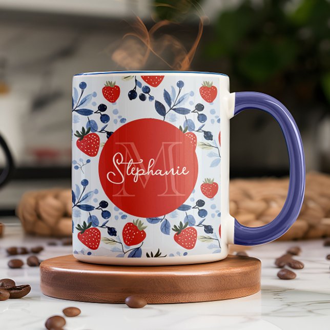 Mug Berry Sweet Motif de fraises (Whether you’re gifting it to a friend or treating yourself, this mug is berry special!)