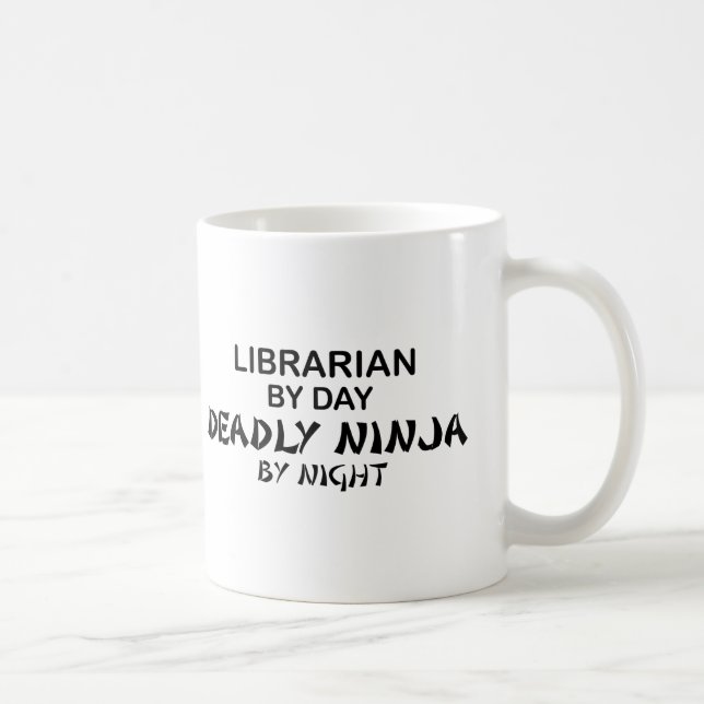 Mug Bibliothécaire Ninja mortel par nuit (Droite)
