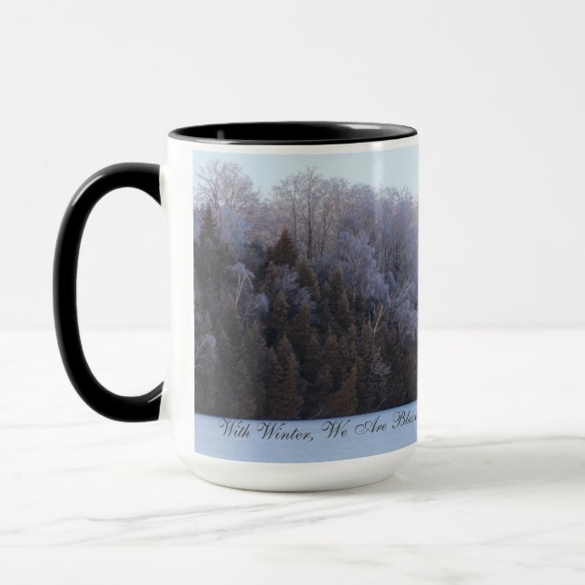Mug Bienheureux Avec La Poussière Laitière D'Hiver (Gauche)