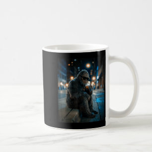 Mug Bigfoot sasquatch buvant du café glacé drôle d'ani