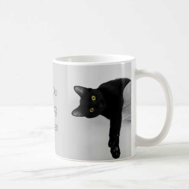 Mug Black Cat se détendre sur un canapé (Droite)
