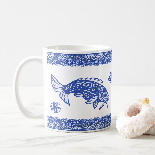 Mug Blue Willow Koi Fish Motif Whimsical unique (Avec donut)
