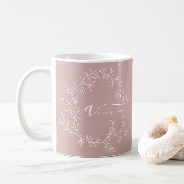 Mug Blush Dusty Rose Féminin Monogramme Nom Moderne (Avec donut)