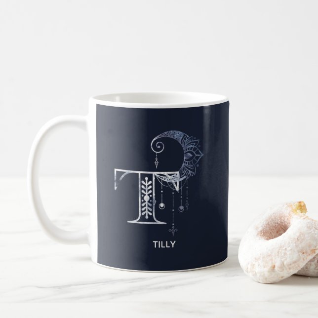 Mug Boho Crescent Moon Mandala Lettre monogramme T (Avec donut)