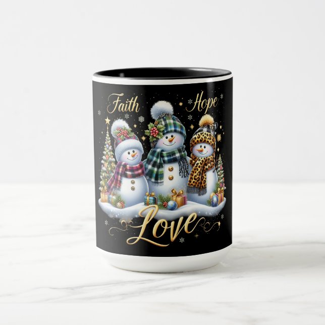 Mug Bonhommes de neige avec cadeaux et arbres  (Centre)