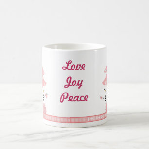 Mug Bonhommes de neige près d'un sapin de Noël rose