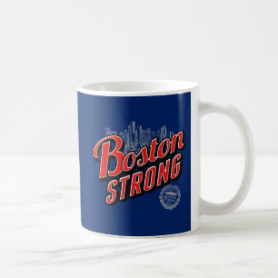Mug Boston Strong dans un décor rouge et bleu