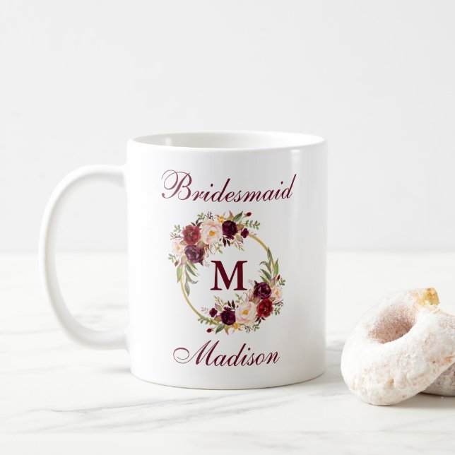Mug Bourgogne Floral Gold Circle Monogram Bridesmaid (Avec donut)