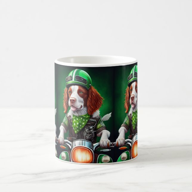 Mug Brittany Spaniel conduite vélo St. Patrick's Day (Centre)