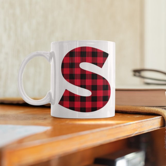 Mug Buffle rouge et noir Plaqué en gras Lettre S Monog (Red and Black Buffalo Plaid Letter S Coffee Cup)