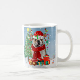 Mug Bulldog anglais en neige avec cadeaux de Noël