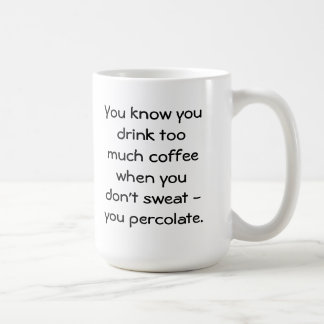 Mug buvez de trop de café et filtrez