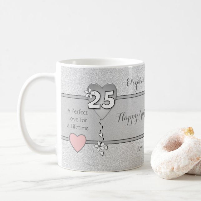 Mug Cadeau anniversaire 25 ans avec coeur et noms (Avec donut)