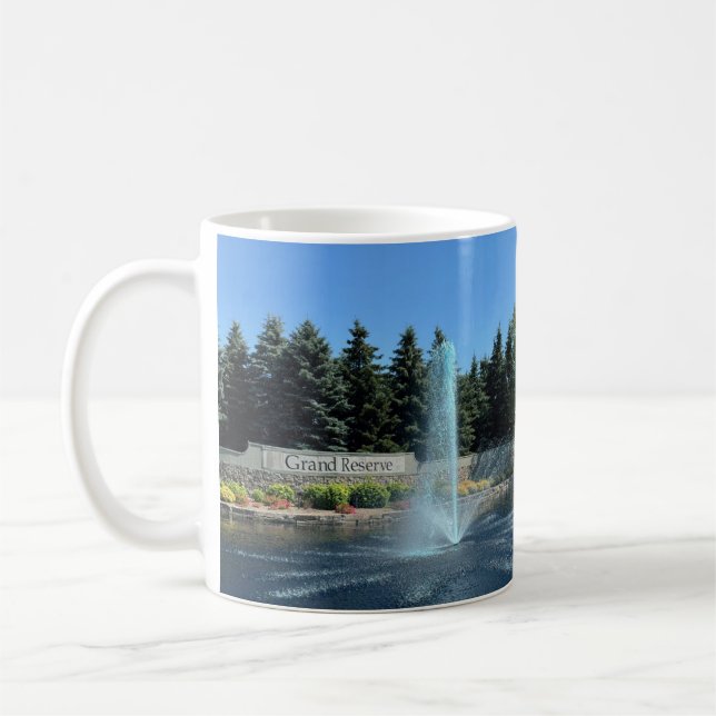 Mug café de l'entrée avant de la grande réserve (Gauche)