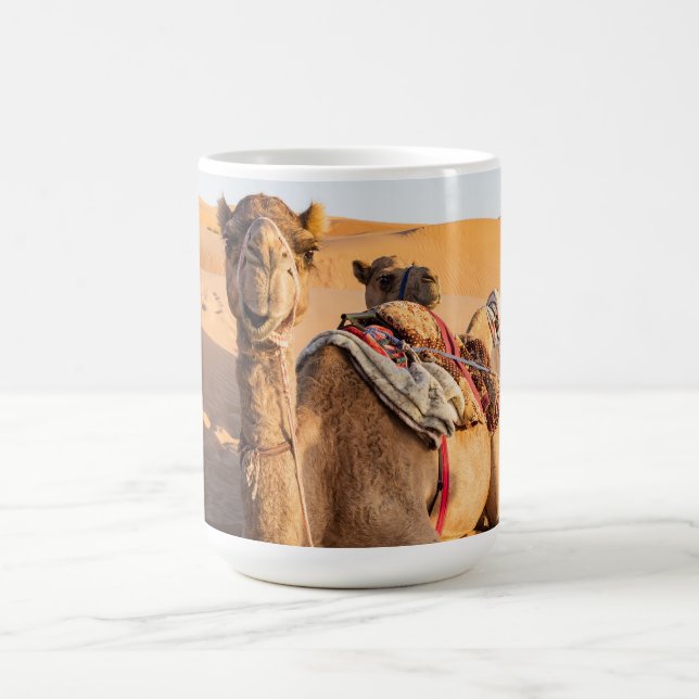 Mug Camel dans le désert d'Oman (Centre)