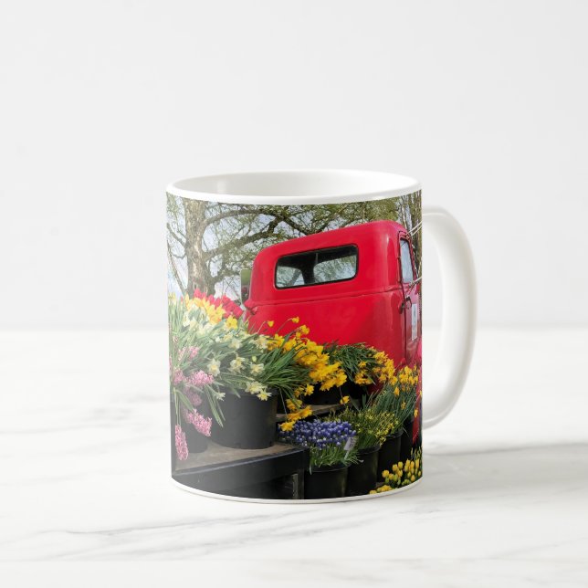 Mug Camion rouge avec fleurs de printemps et arc en ci (Devant droit)