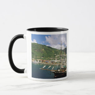 Mug Caraïbes, Sainte-Lucie, Soufriere. Bateaux dans