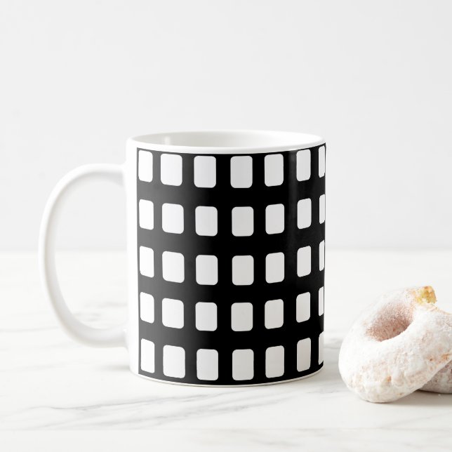 Mug Carrés noirs et blancs modernes (Avec donut)