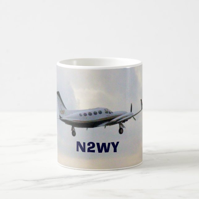 Mug Cessna 414 en vol, N2WY (Centre)