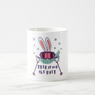 Mug C'est mon lapin de ski en combinaison de ski avec