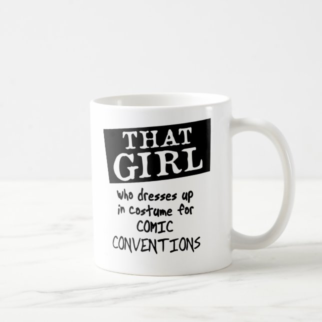 Mug CETTE FILLE qui s'habille dans le costume pour le (Droite)
