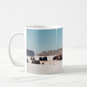 Mug Champs et forêts de la Russie centrale. architectu