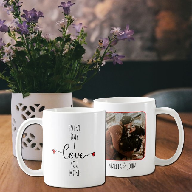 Mug Chaque jour, je t'aime plus, Couple Valentine's Da (Créateur téléchargé)