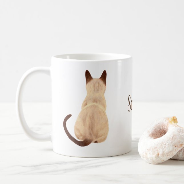 Mug Chat siamois de Sasha reposant la coutume arrière (Avec donut)