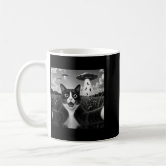 Mug Chat Tuxedo en selfie avec un extraterrestre de l'