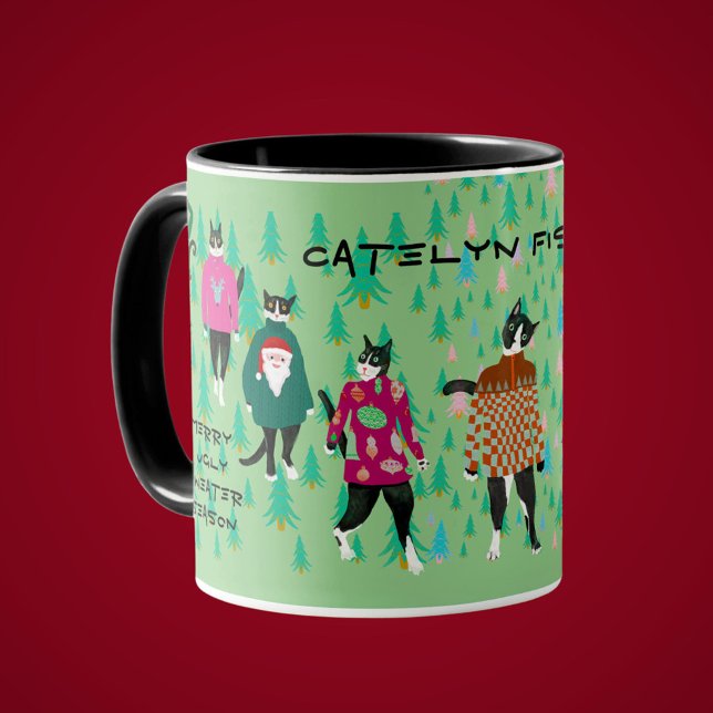 Mug Chats amusants dans les doux pulls de Noël vert (Funny tuxedo cats strut the catwalk in their Ugly Christmas Sweaters. A cat lovers holiday gift mug )