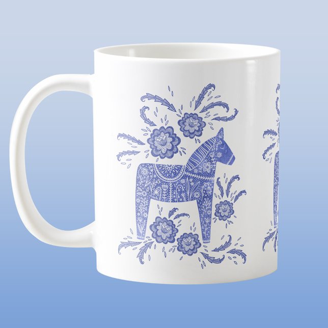Mug Cheval de Dala suédois Périwinkel bleu et blanc (Swedish Dala horse blue and white folk art coffee mug)
