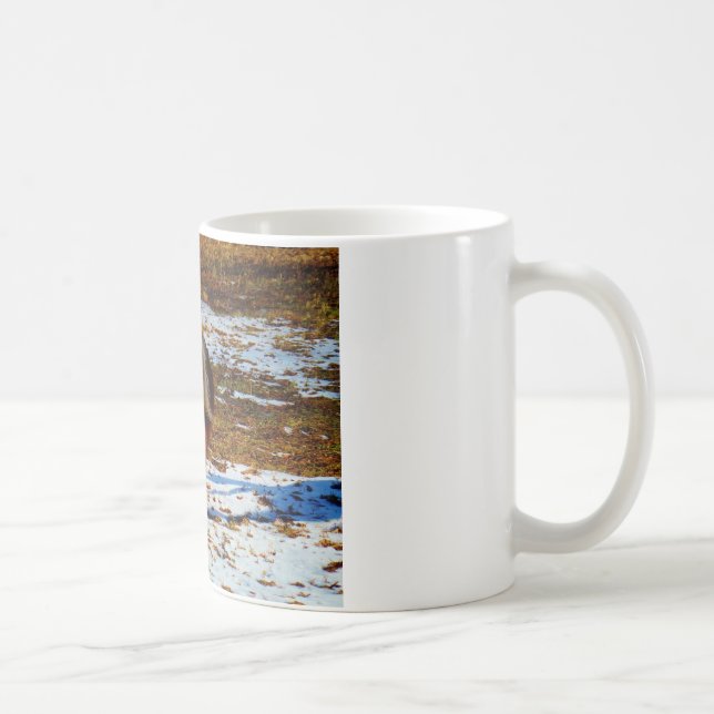 Mug Cheval miniature Brown et crème dans la neige. (Droite)