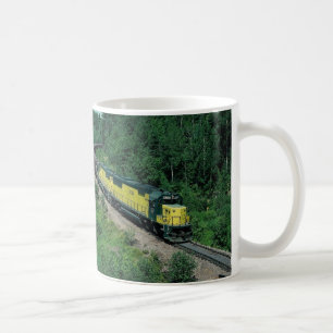 Mug Chicago et no. du nord-ouest d'EMD 8028 avec le
