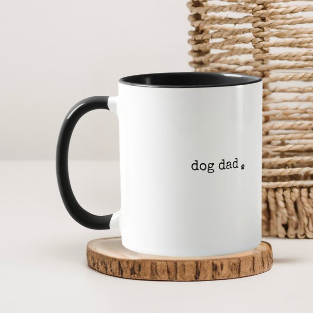 Mug Chien père ou texte personnalisé minima rétro mach (Minimalst dog dad typewriter text with paw black and white mug)