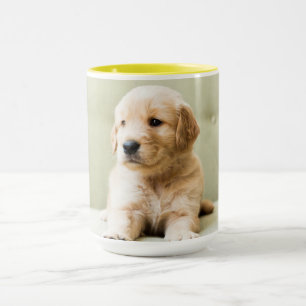 Mug Chiot d'or sur un canapé