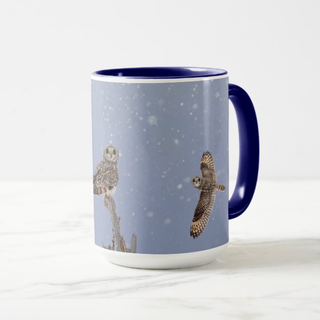 Mug Chouettes à oreilles courtes par jour de neige (Devant droit)