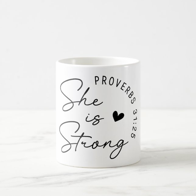 Mug Chrétienne Inspirationnelle Elle Est Forte (Centre)