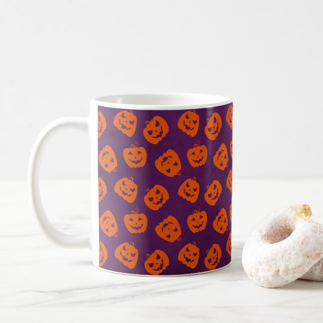 Mug Citrouilles d'Halloween sur Motif Arrière - plan v (Avec donut)
