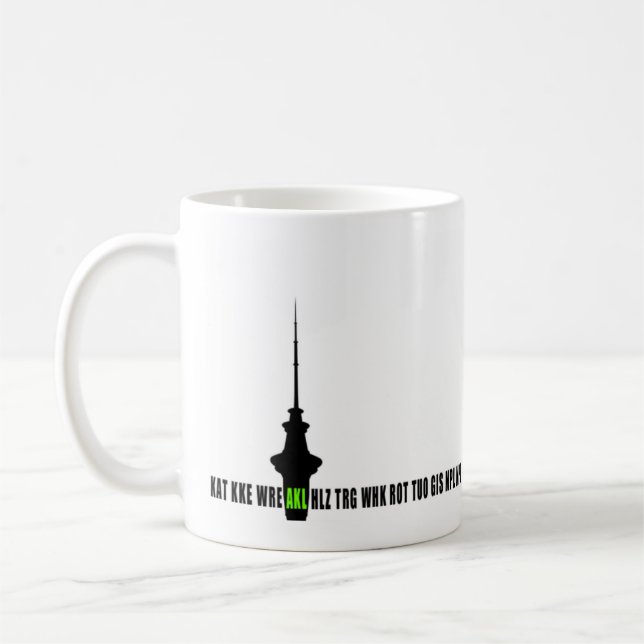 Mug Codes de ville d'aéroport - Auckland (Gauche)