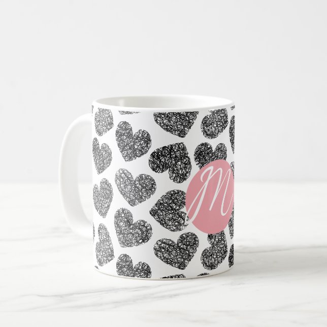 Mug Coeurs de Doodle Noir et Blanc modernes Monogramme (Devant gauche)