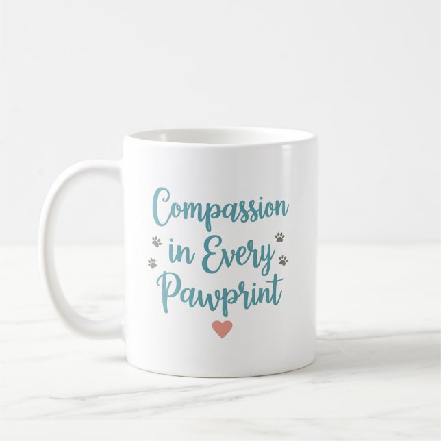 Mug Compassion dans chaque empreinte de patte – Techni (Gauche)
