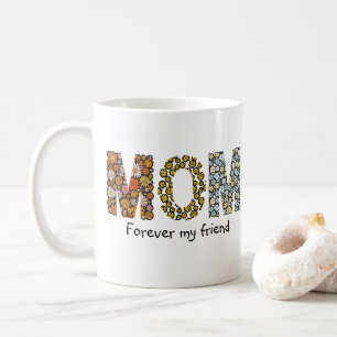 Mug Conception de lettrage de l'amitié de maman à fleu
