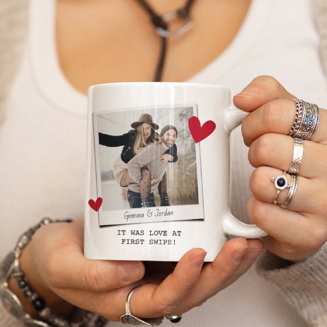 Mug Couples Love at First Swipe’ rencontre en ligne (Créateur téléchargé)