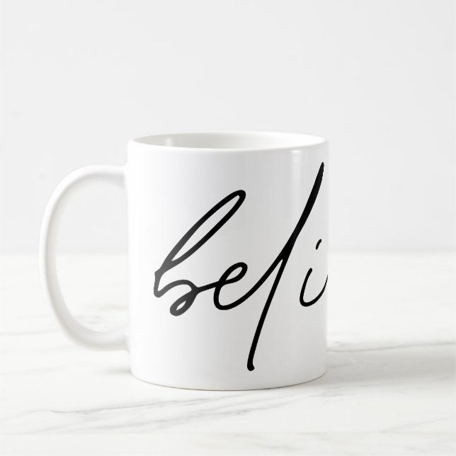 Mug Croire la typographie manuscrite de script (Gauche)